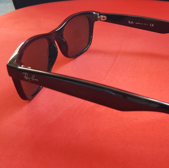 RayBan unisex Sunglasses - Picture 2 of 3